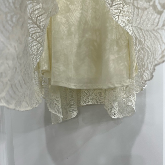 American Rag Cream Asymmetrical Ruffled Camisole tank top Large - Picture 3 of 5